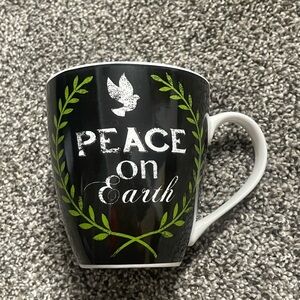 Pfaltzgraff Everyday “Peace on Earth” black mug